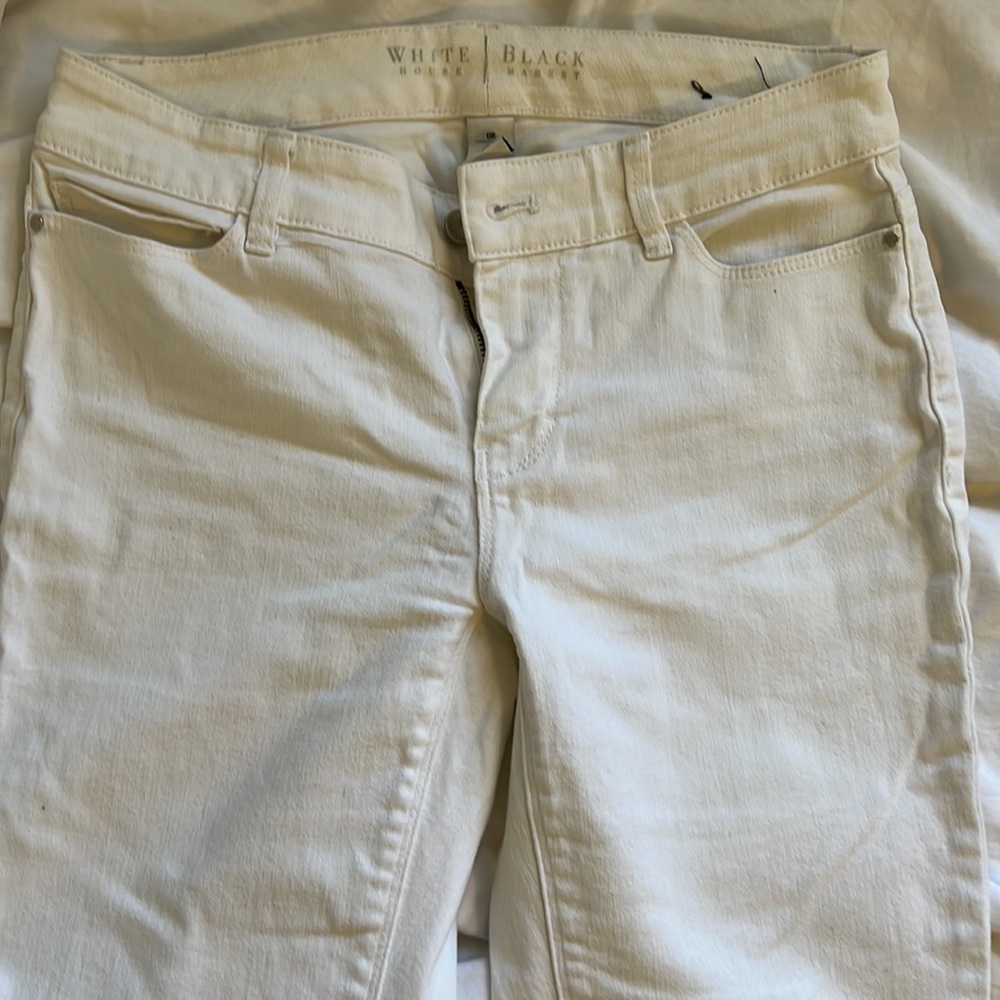 💖 NWOT WHBM White skinny jeans